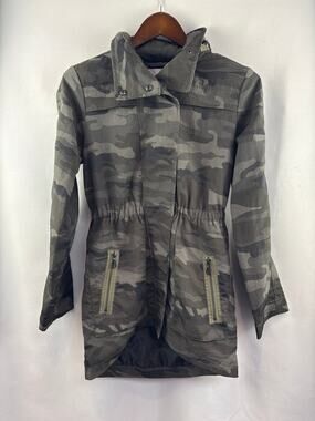 Women’s Tart Collections XS Dark Gray Camo Raincoat